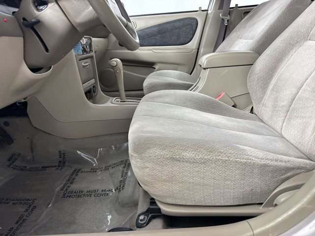 Used 2001 Toyota Corolla CE FWD image 18