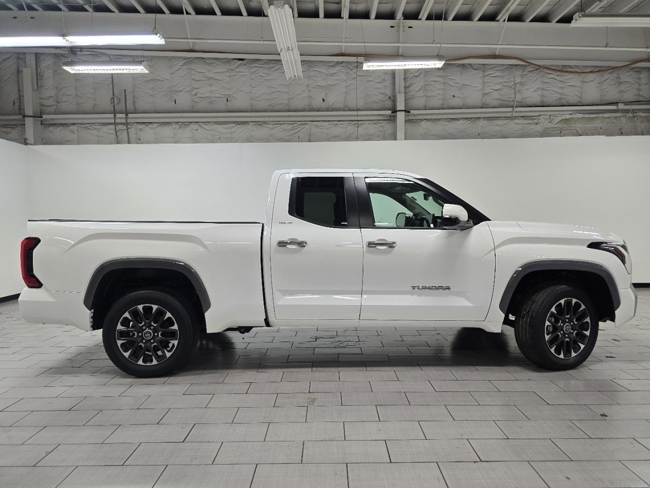 Used 2024 Toyota Tundra Limited image 17