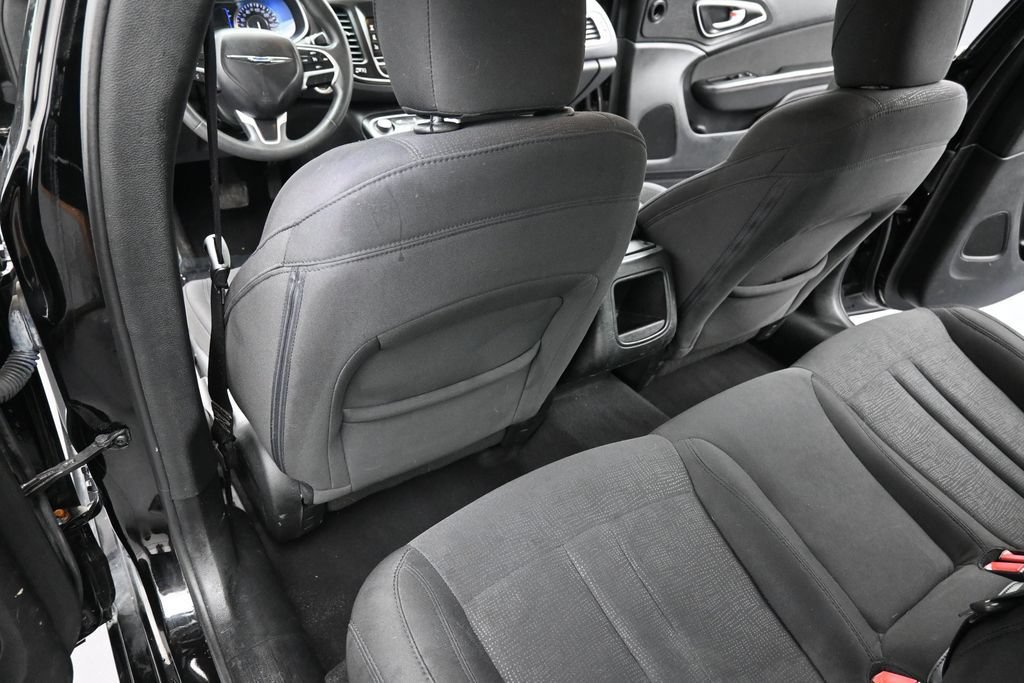 Used 2015 Chrysler 200 Limited FWD image 28