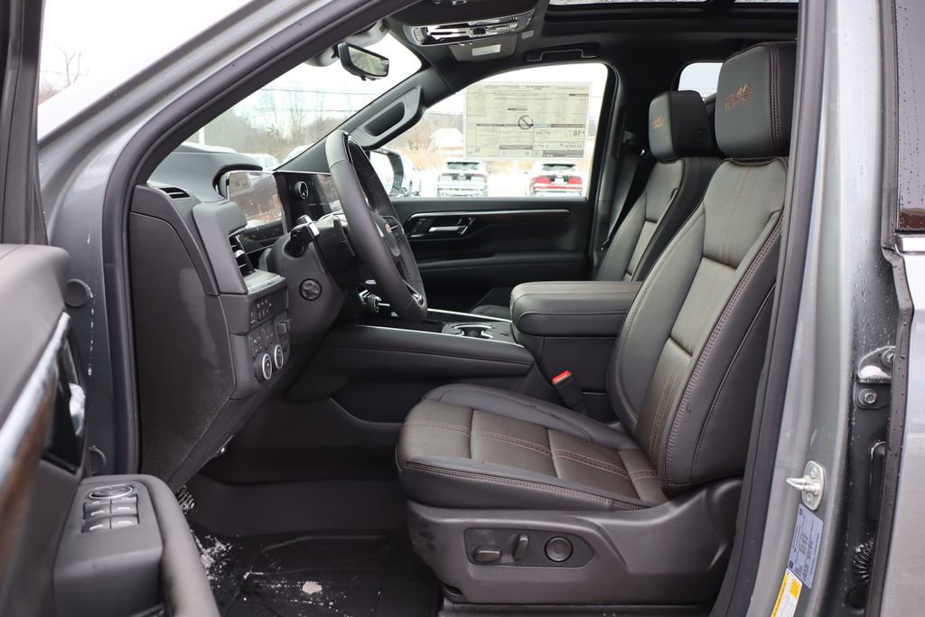 New 2026 Chevrolet Suburban High Country image 12