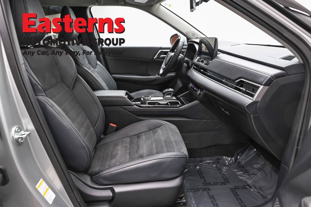 Used 2025 Mitsubishi Outlander SE AWD/4WD image 25