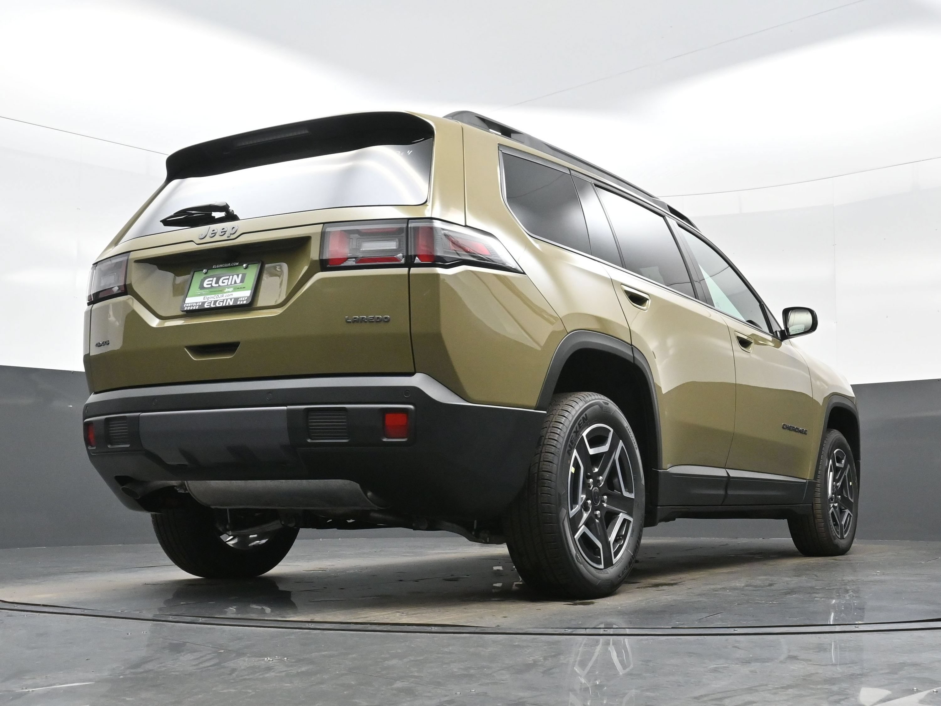 New 2026 Jeep Cherokee Laredo AWD/4WD image 18