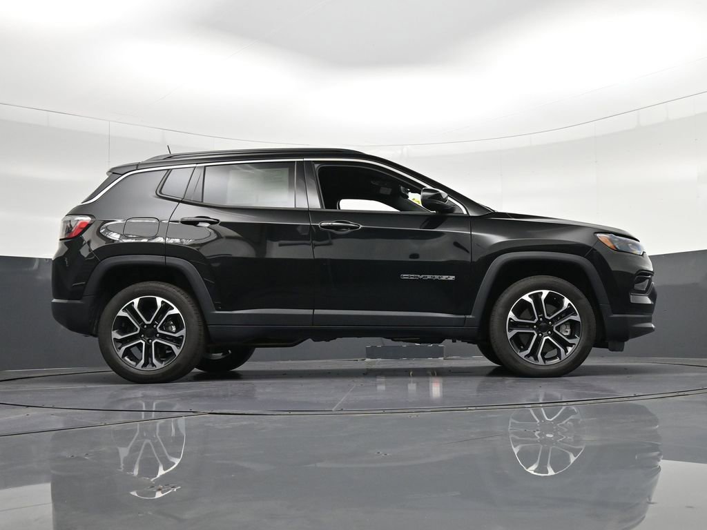 Used 2023 Jeep Compass Limited AWD/4WD image 32