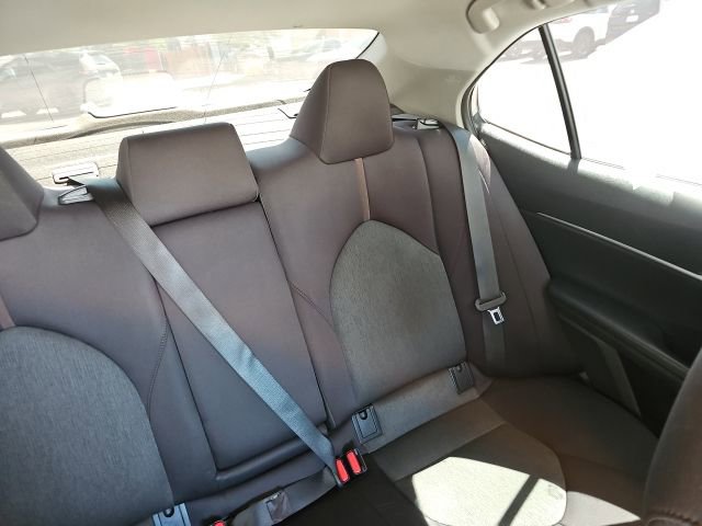 Used 2020 Toyota Camry LE FWD image 11