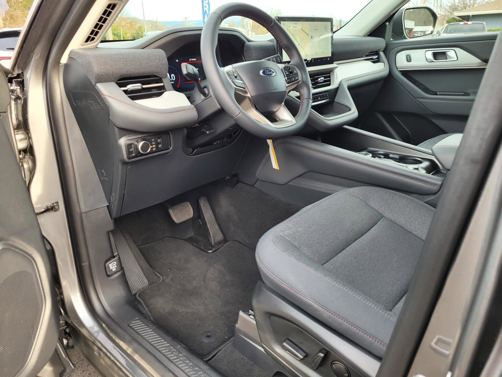 New 2026 Ford Explorer Active image 15