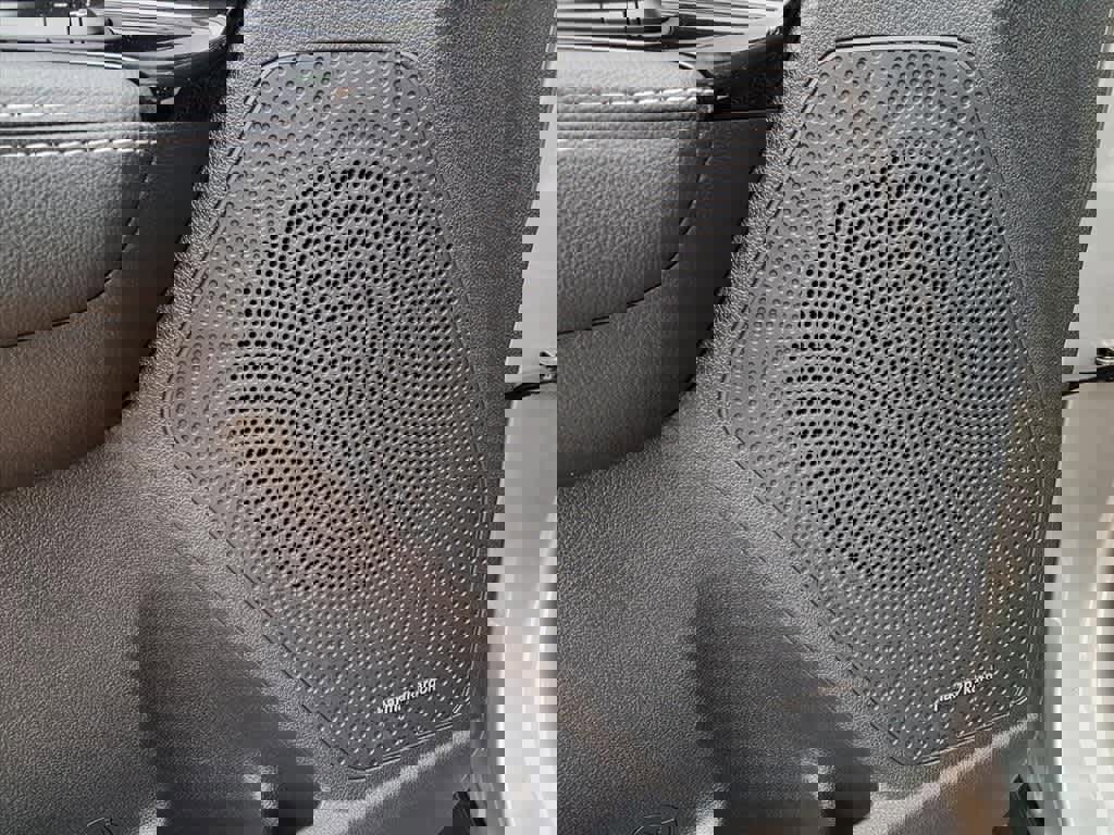 Used 2022 Kia Niro EX image 13