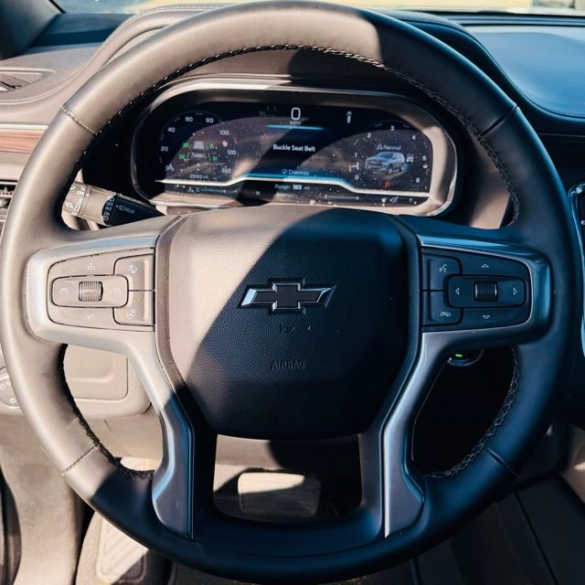 Used 2023 Chevrolet Suburban Z71 w/ Luxury Package image 10