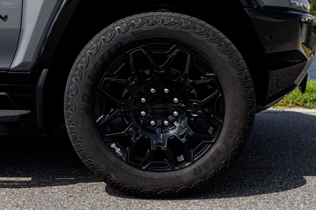 Used 2024 GMC Hummer EV 2X image 45