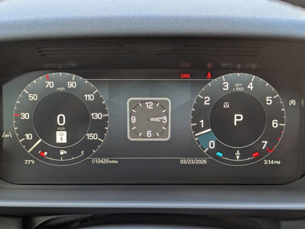 Used 2025 Land Rover Discovery Dynamic SE AWD/4WD image 32