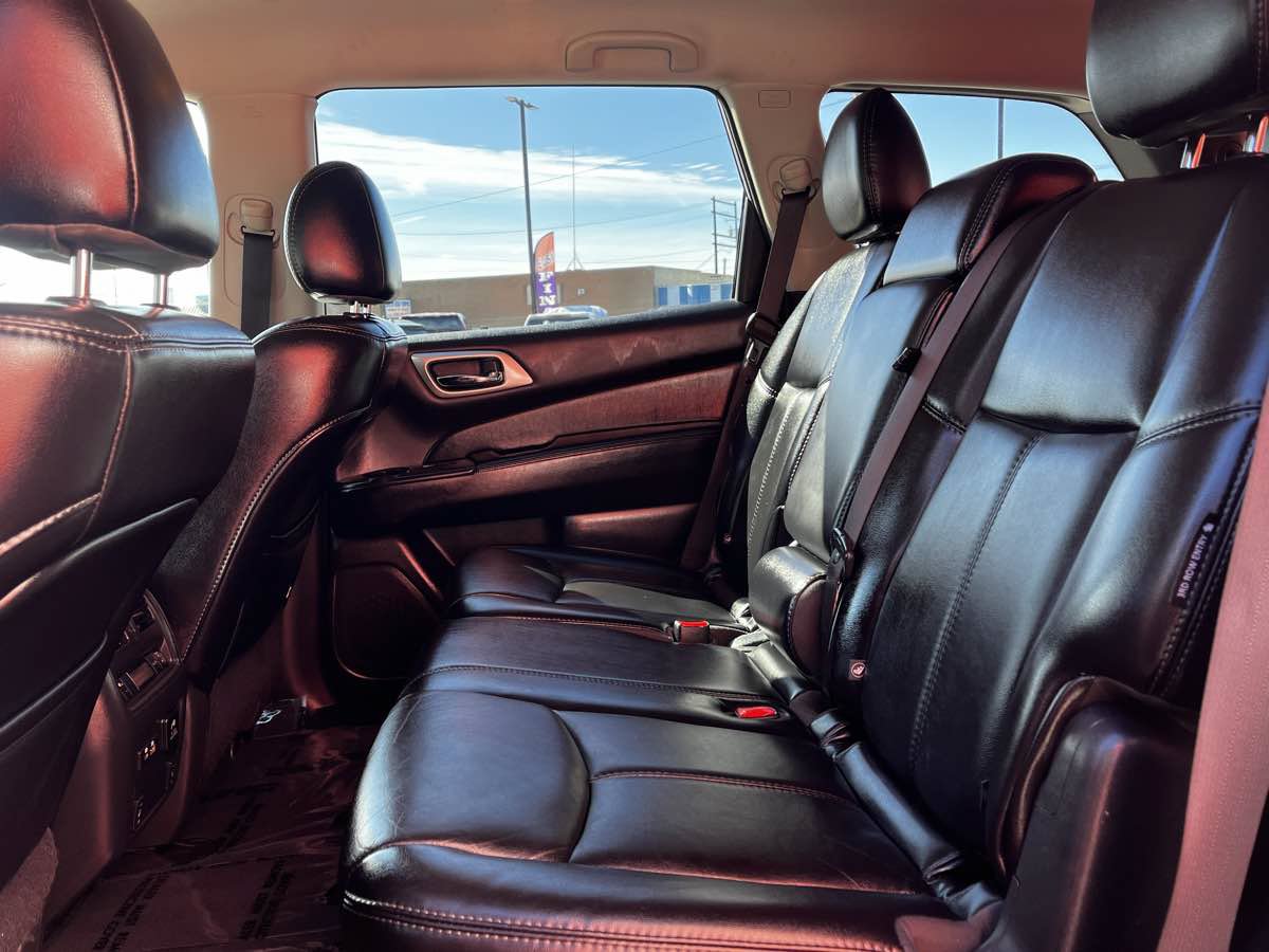 Used 2019 Nissan Pathfinder SL w/ Cargo Package AWD/4WD image 10