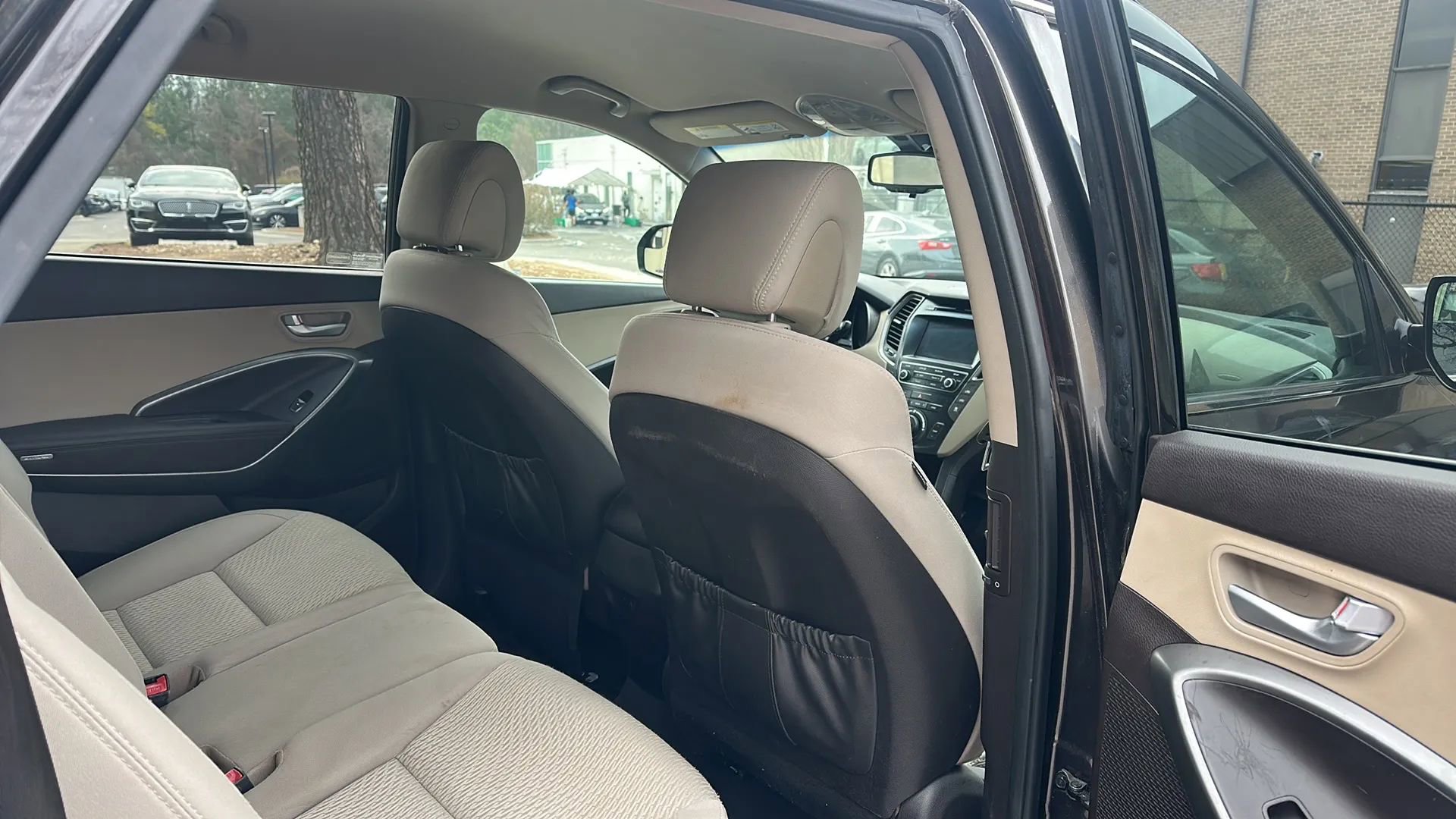 Used 2018 Hyundai Santa Fe SE image 18