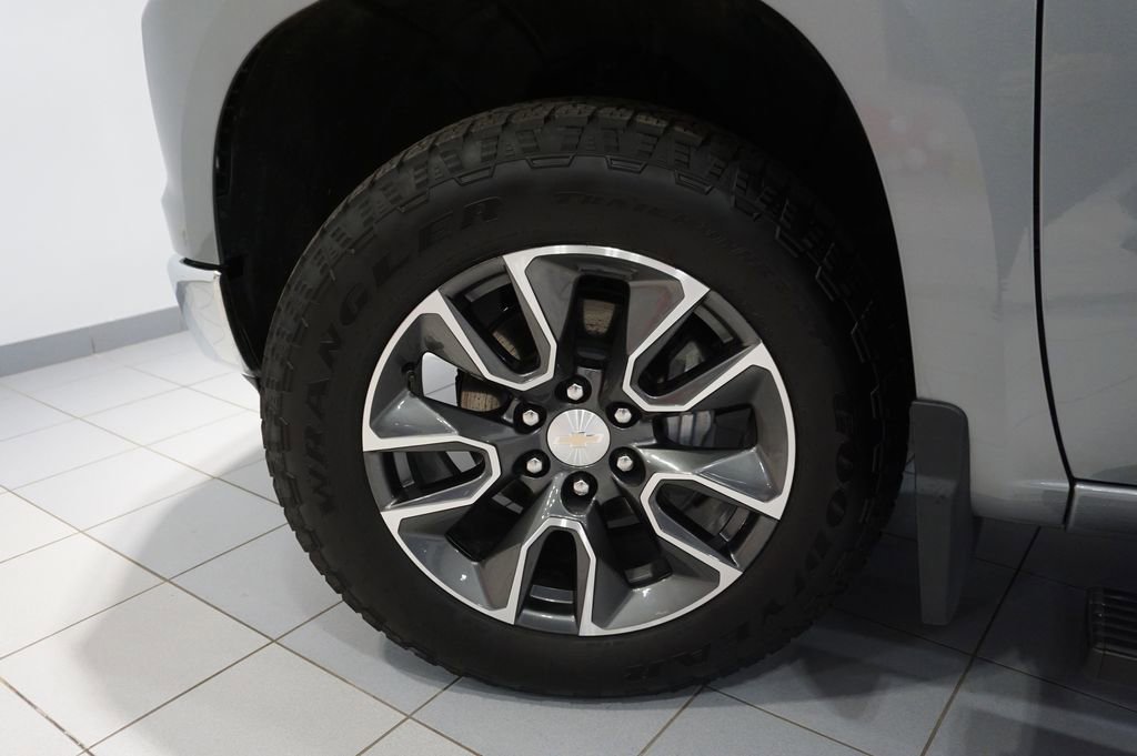 Used 2024 Chevrolet Silverado 1500 LT image 29