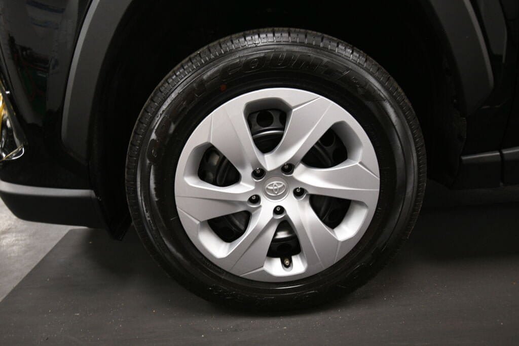 Certified 2025 Toyota RAV4 LE AWD/4WD image 30