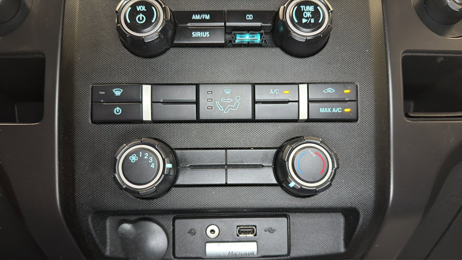 Used 2013 Ford F150 STX w/ Mid Equipment Group AWD/4WD image 28