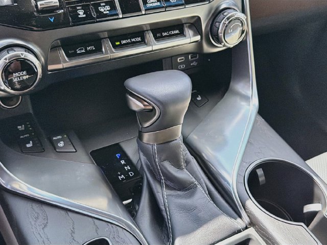 Used 2024 Lexus LX 600 4WD w/ Luxury Package image 30