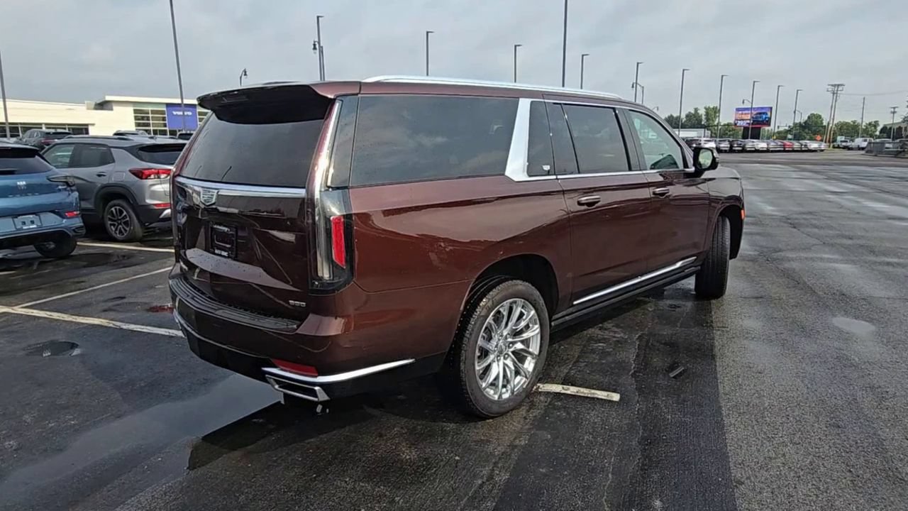 Certified 2023 Cadillac Escalade ESV Premium Luxury Platinum w/ LPO, Radiant Package AWD/4WD image 9