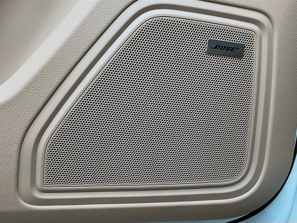 New 2026 Porsche Macan AWD/4WD image 21
