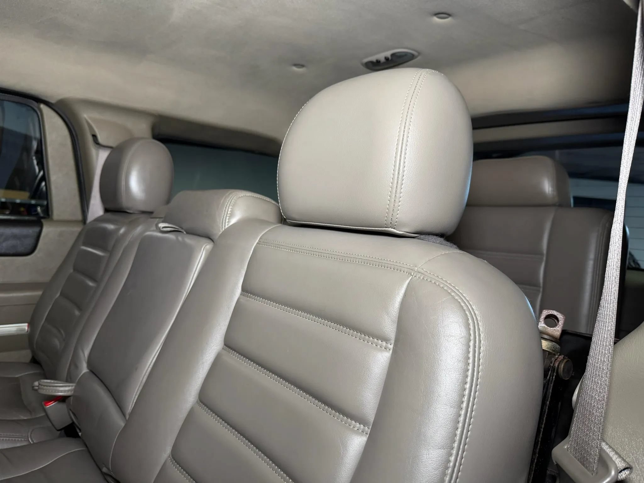 Used 2004 HUMMER H2 w/ Preferred Equipment Group AWD/4WD image 27