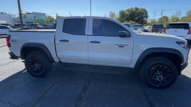 Used 2026 Chevrolet Colorado Trail Boss AWD/4WD image 3