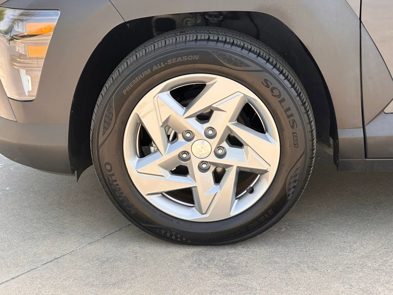 Certified 2024 Hyundai Kona SE image 7