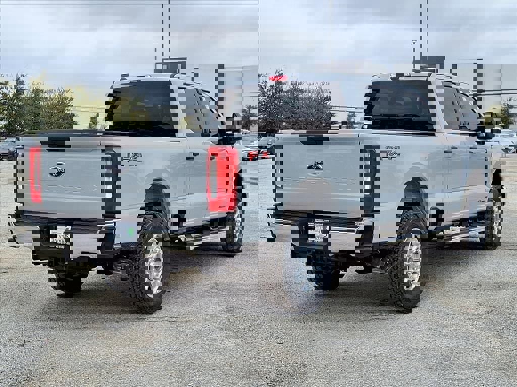 New 2026 Ford F250 XLT w/ FX4 Off-Road Package image 11