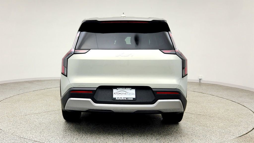 Used 2026 Kia EV9 Light image 6