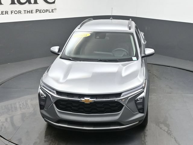 Used 2025 Chevrolet Trax LT FWD image 63