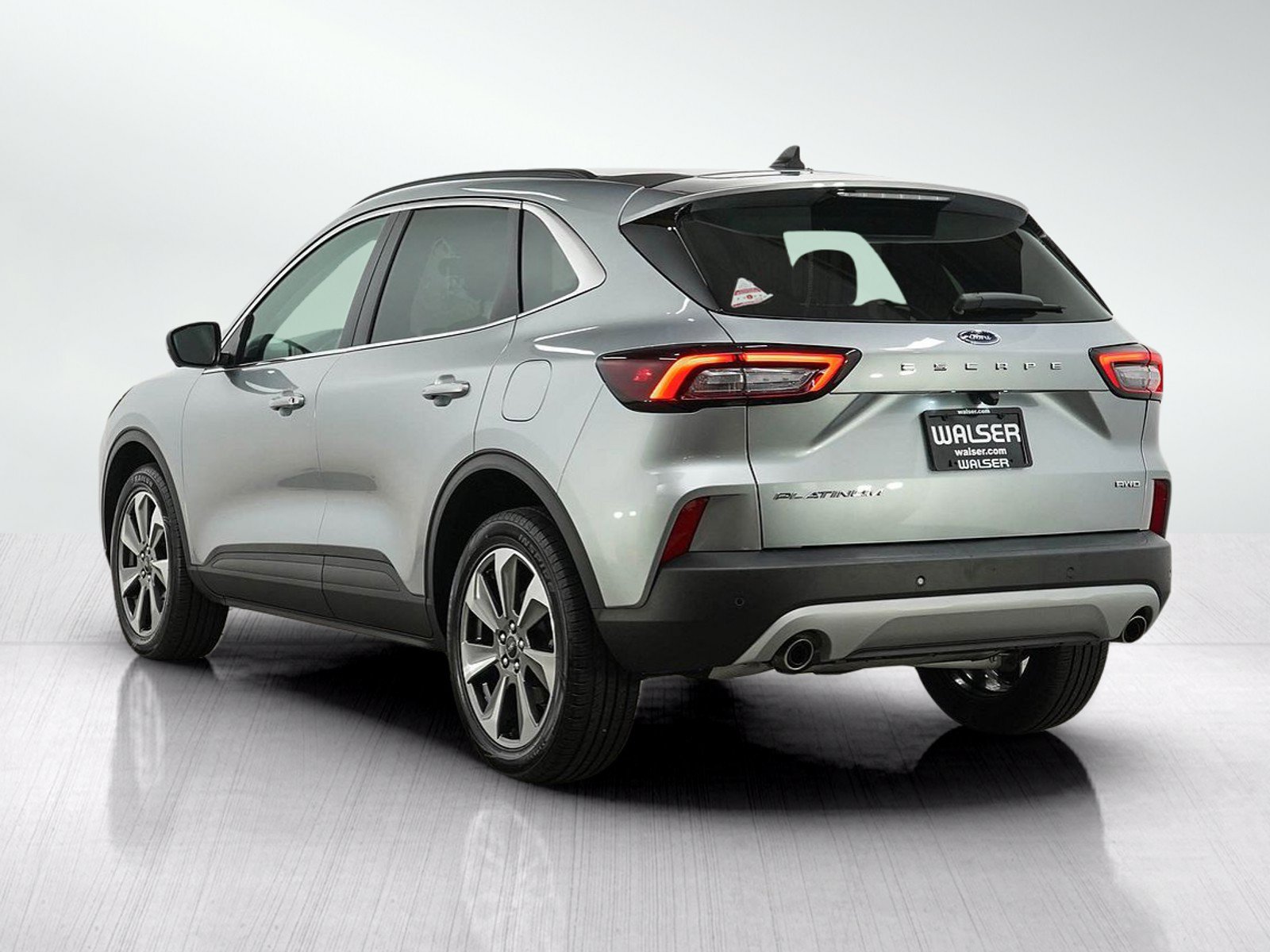 Used 2024 Ford Escape Platinum AWD/4WD image 4