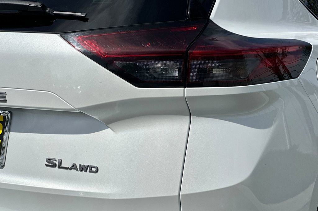 Used 2026 Nissan Rogue SL image 26