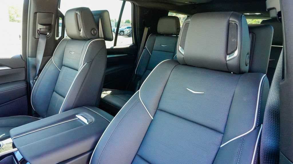 New 2026 Cadillac Escalade Luxury AWD/4WD image 14