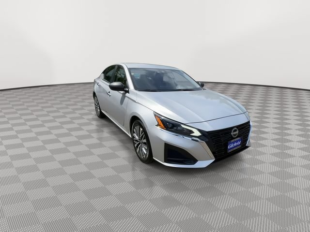 Used 2024 Nissan Altima 2.5 SV FWD image 3