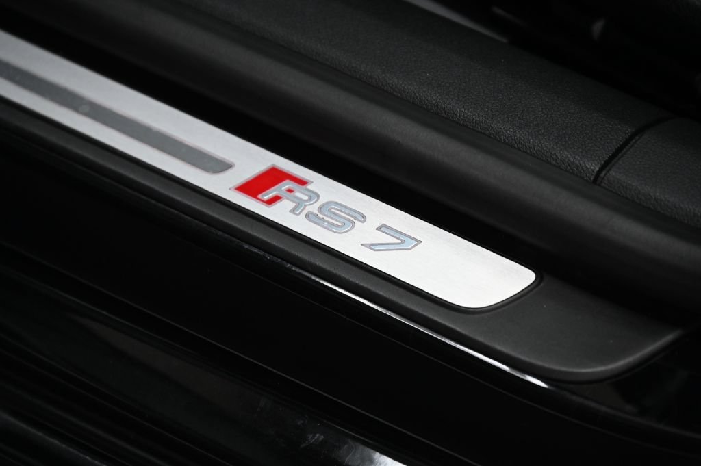 Used 2016 Audi RS 7 Prestige w/ Driver Assistance Package AWD/4WD image 17