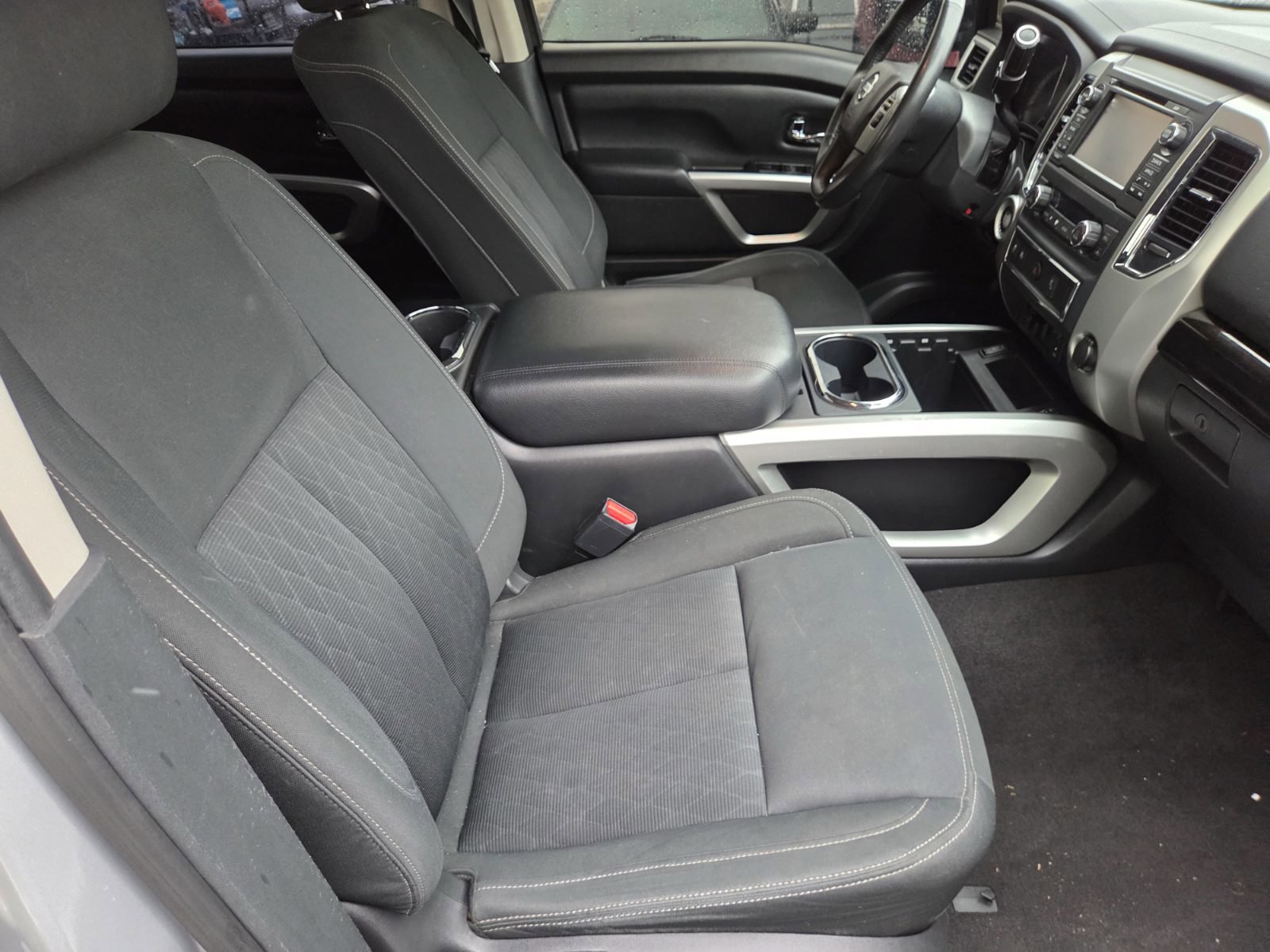 Used 2016 Nissan Titan SV RWD image 13