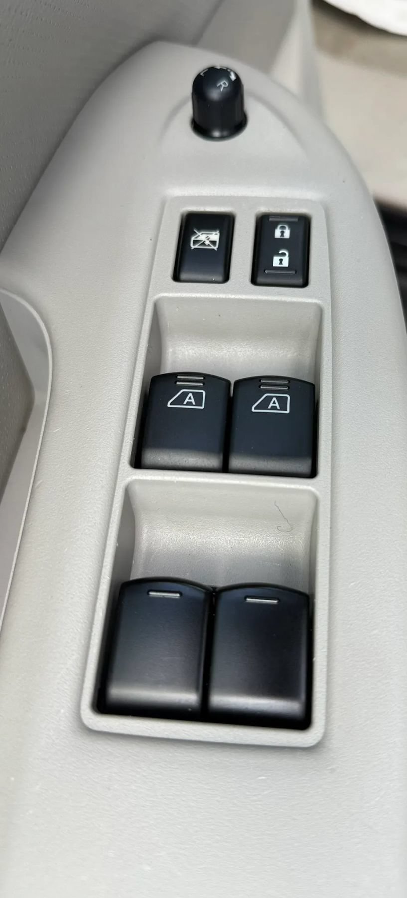 Used 2012 Nissan Quest SL w/ Bose Pkg FWD image 24