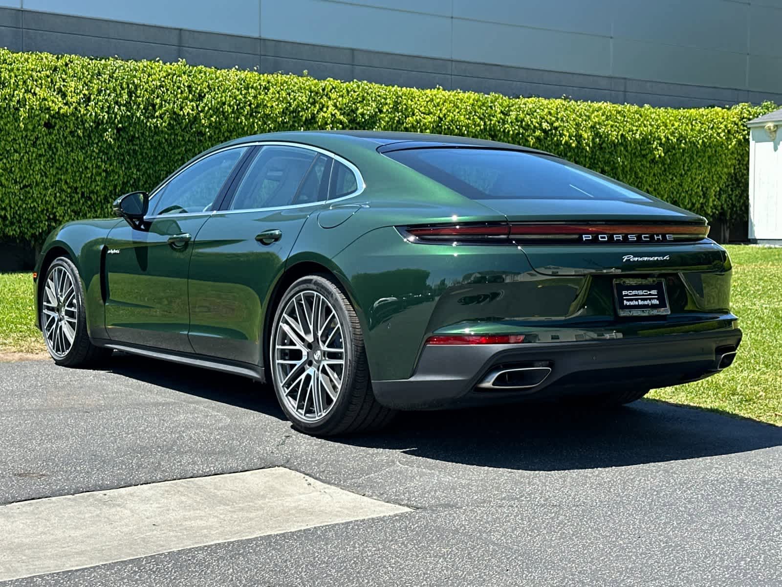 New 2026 Porsche Panamera 4 image 3