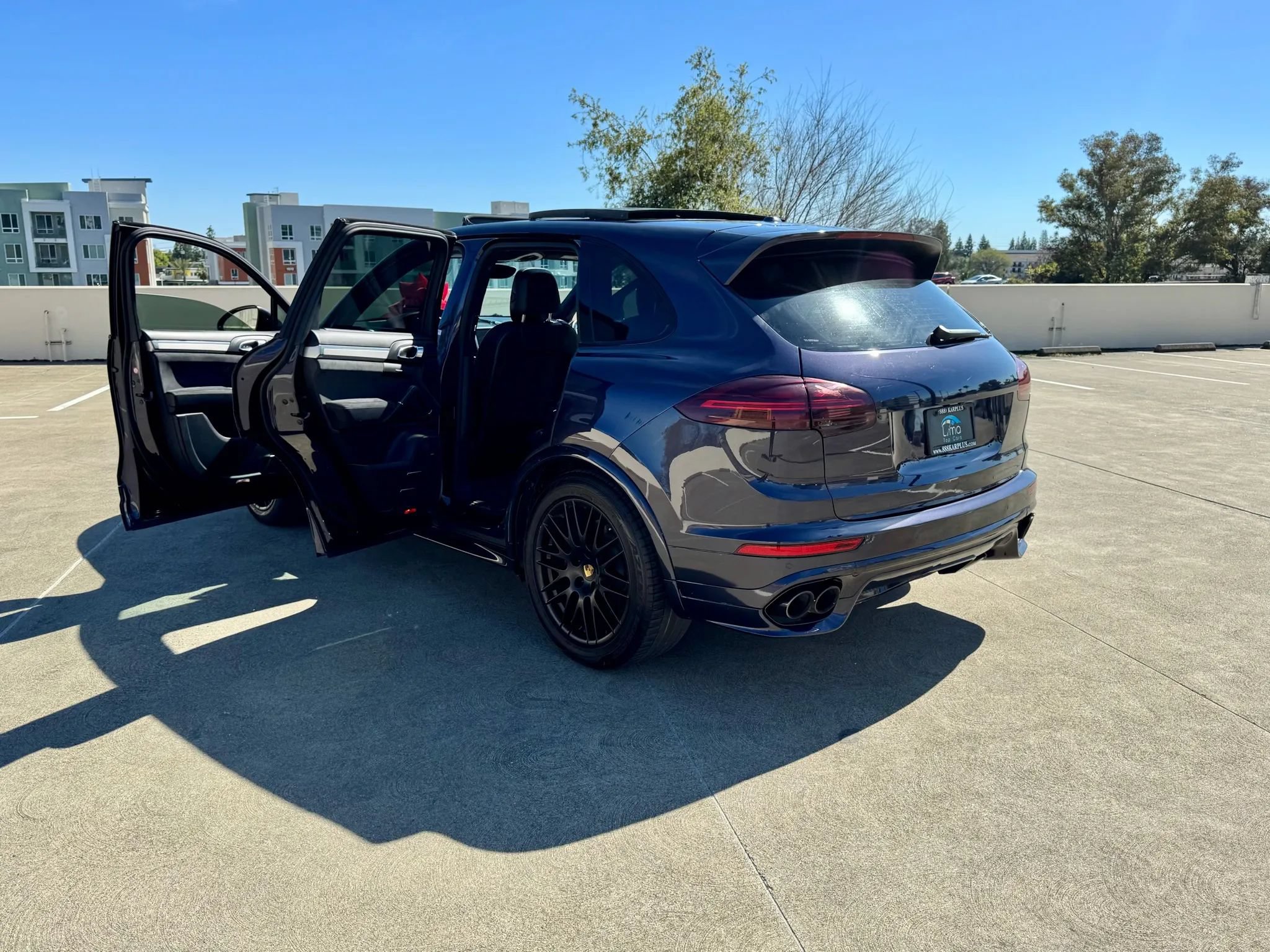 Used 2018 Porsche Cayenne GTS w/ Premium Package Plus AWD/4WD image 36