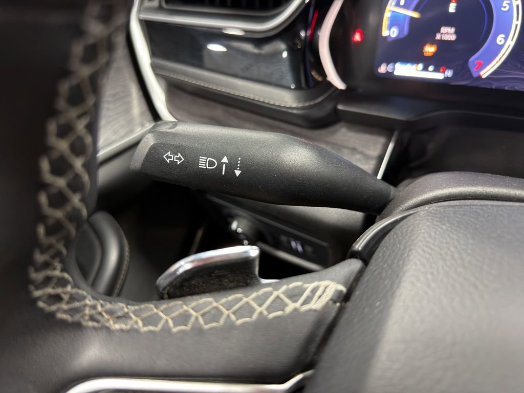 Used 2023 Jeep Grand Cherokee L Limited w/ Luxury Tech Group II image 28