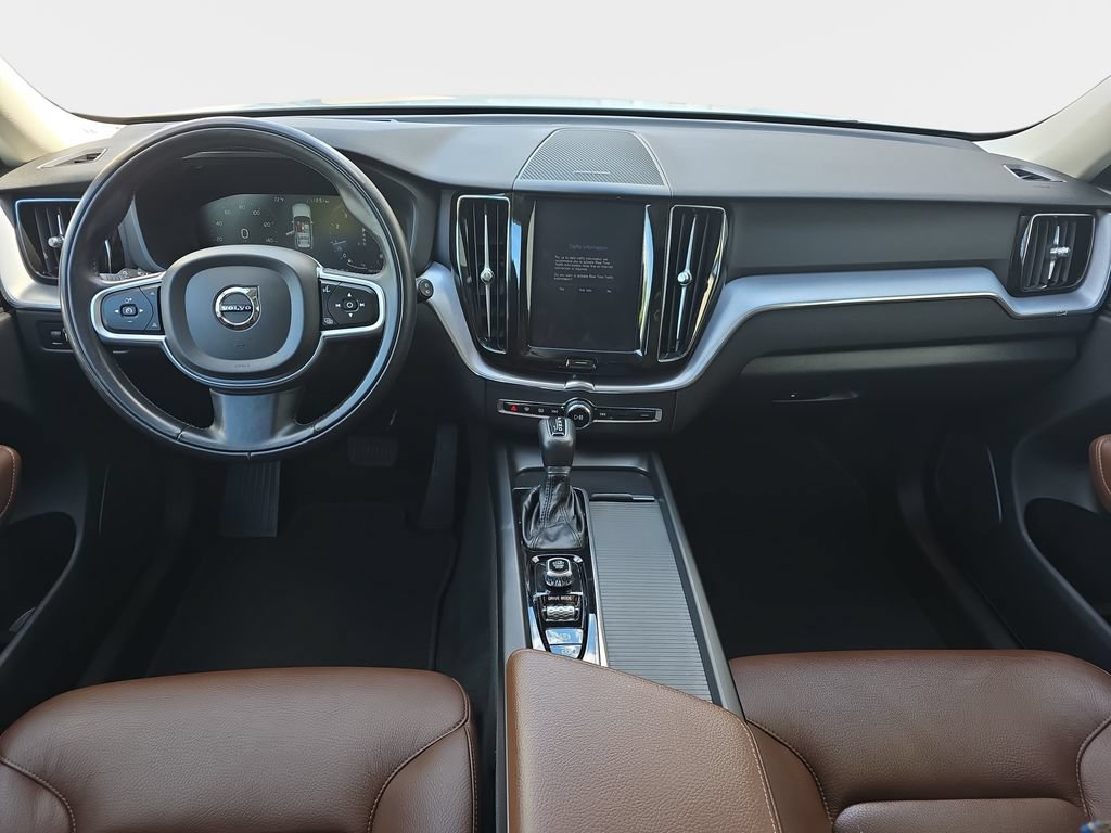 Used 2020 Volvo XC60 T5 Momentum w/ Protection Package Premier AWD/4WD image 9