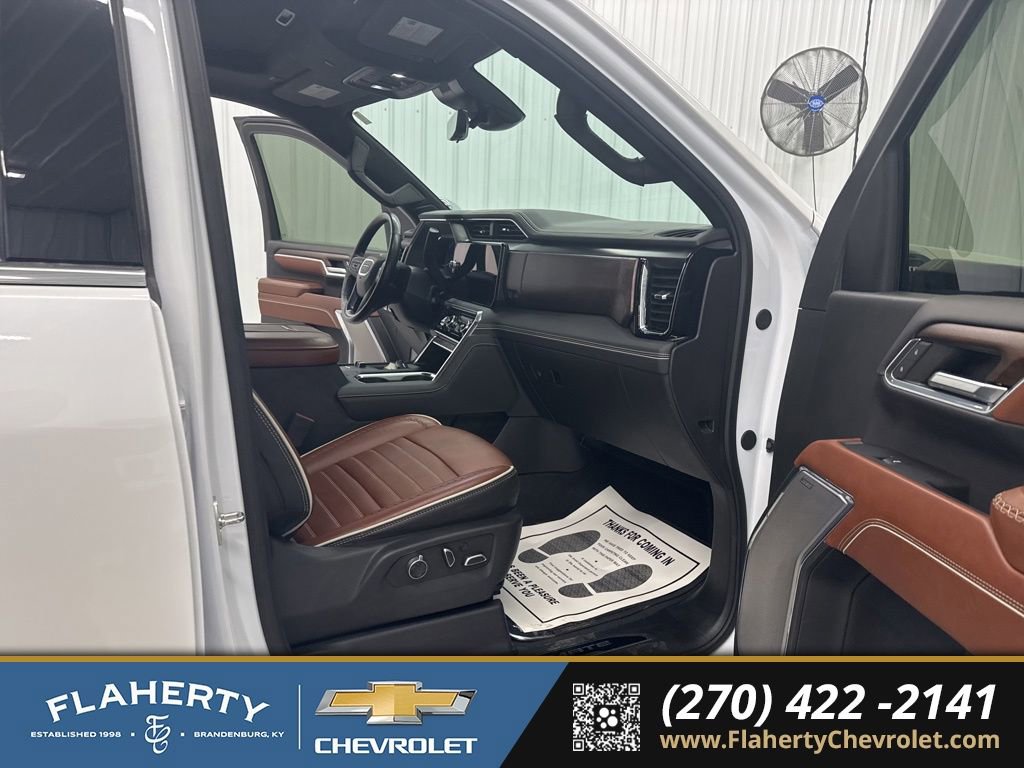 Used 2024 GMC Sierra 3500 Denali Ultimate image 13