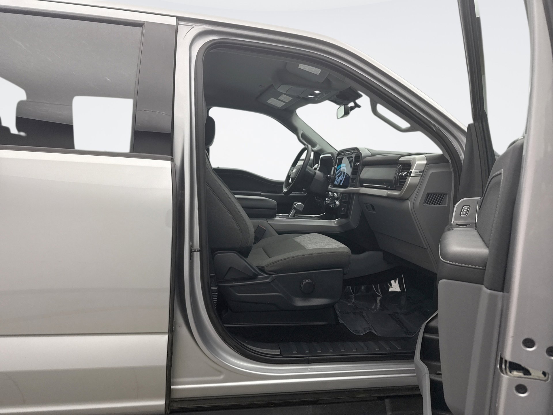 Used 2022 Ford F150 Lightning XLT w/ Tow Technology Package image 16