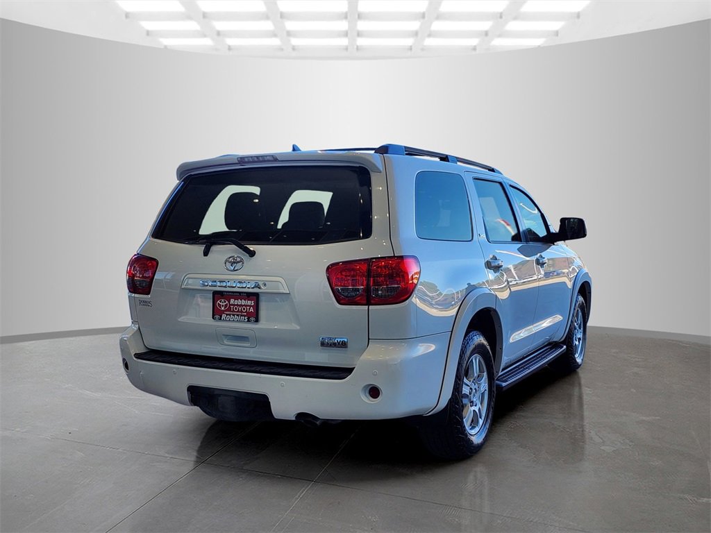 Used 2016 Toyota Sequoia SR5 image 5