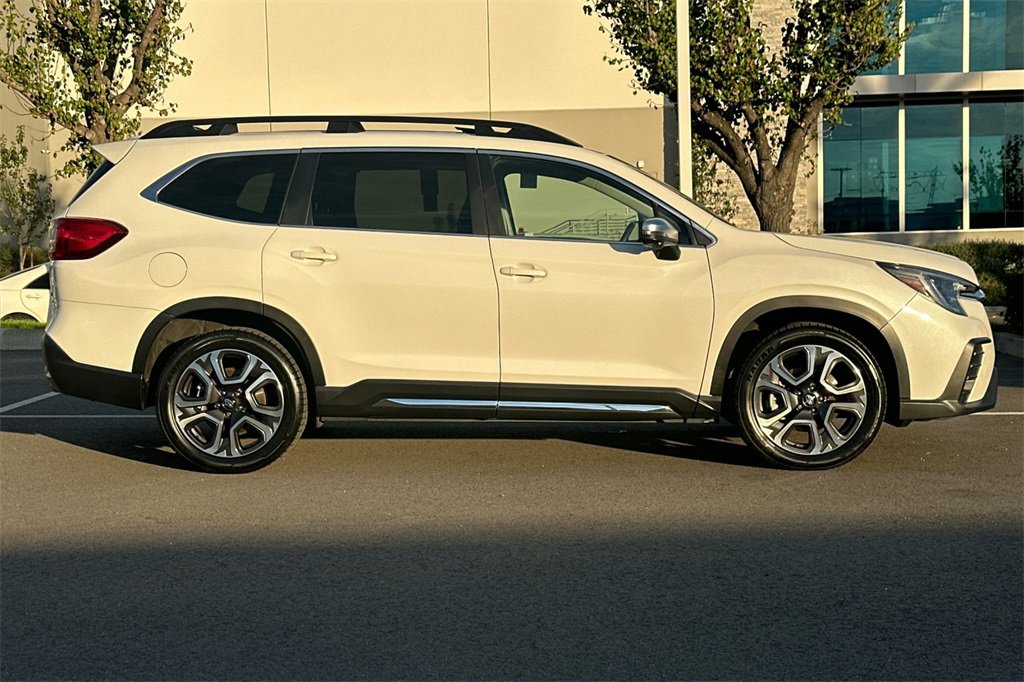 Used 2023 Subaru Ascent Limited w/ Technology Package image 3