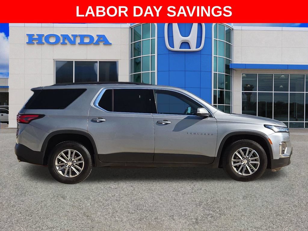 Used 2023 Chevrolet Traverse LT AWD/4WD image 2