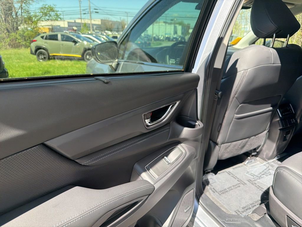 Used 2025 Subaru Ascent Limited image 15