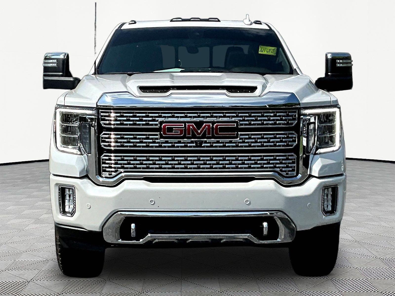 Used 2022 GMC Sierra 3500 Denali AWD/4WD image 2
