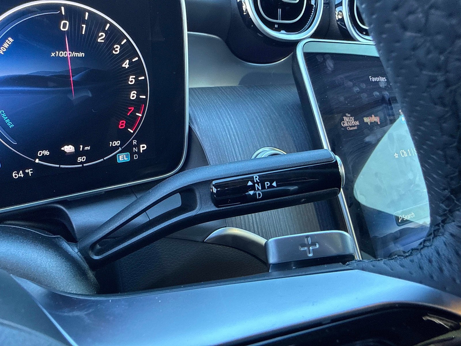 Used 2025 Mercedes-Benz GLC 350e 4MATIC image 33