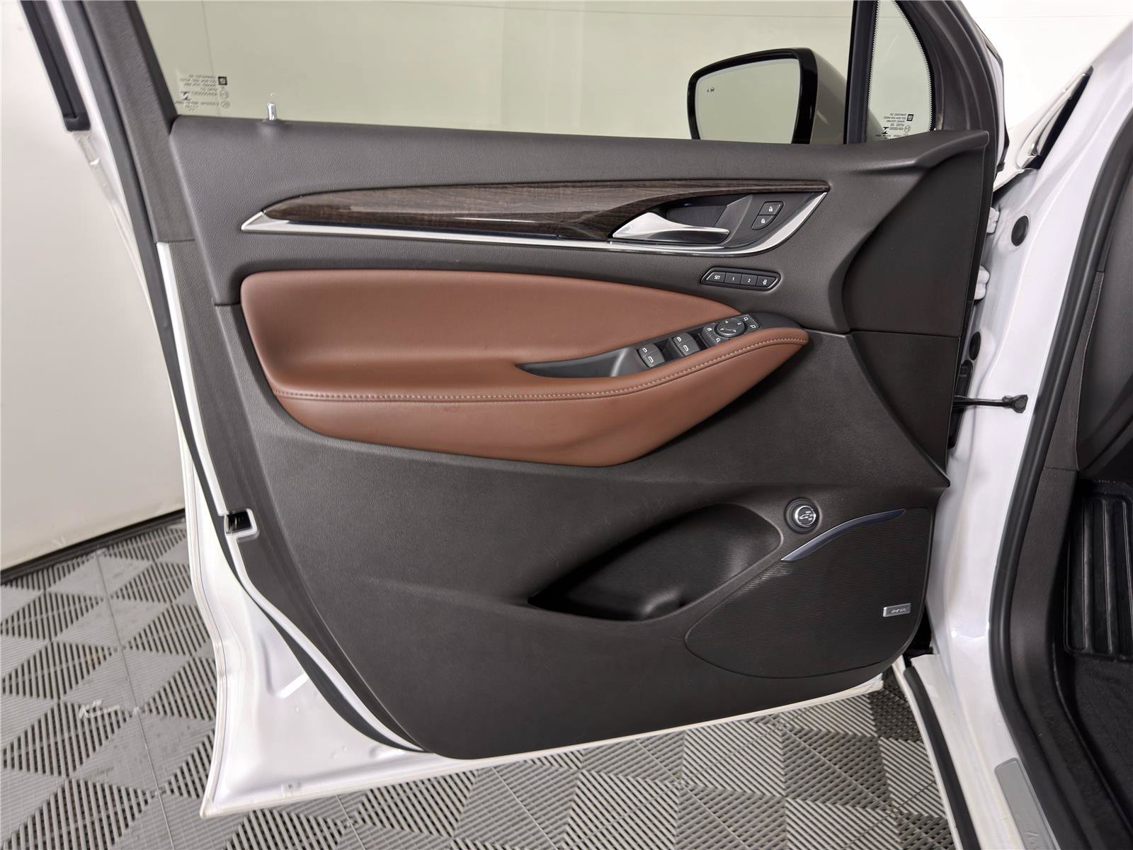 Certified 2021 Buick Enclave Avenir w/ Avenir Technology Package FWD image 8