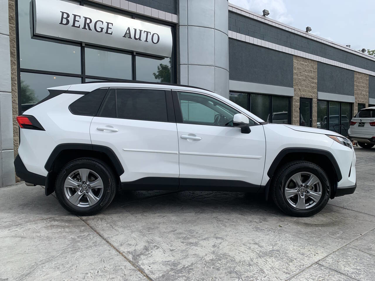 Used 2024 Toyota RAV4 XLE image 6