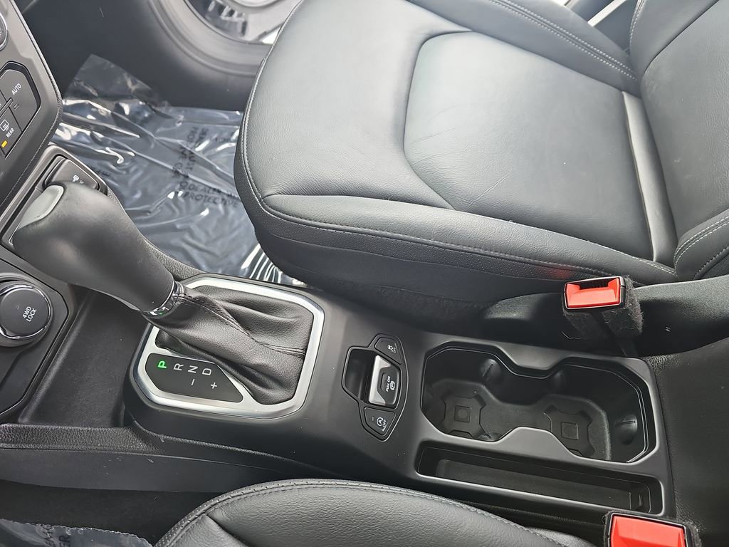 Used 2023 Jeep Renegade Limited image 22