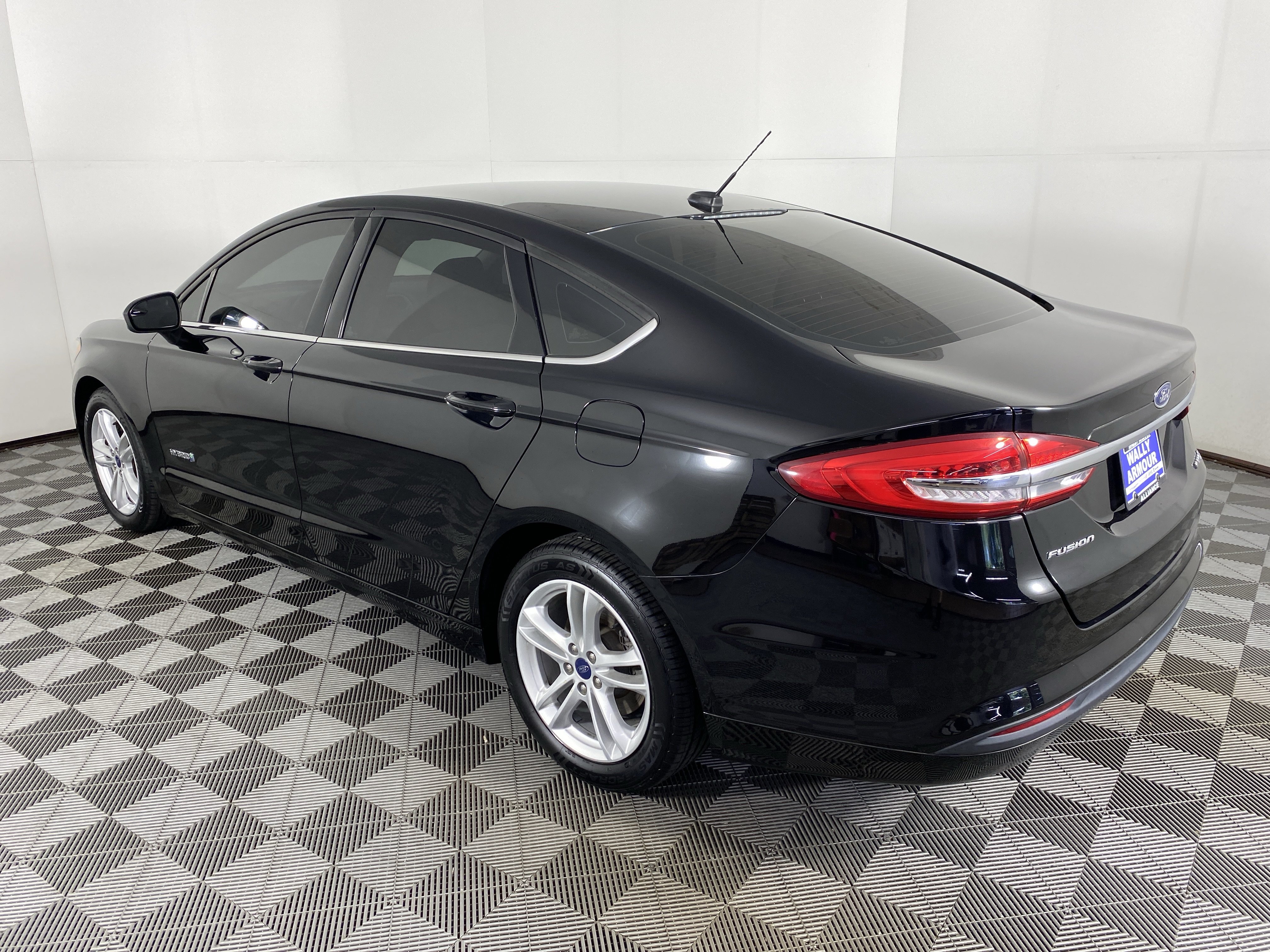 Used 2018 Ford Fusion S FWD image 8